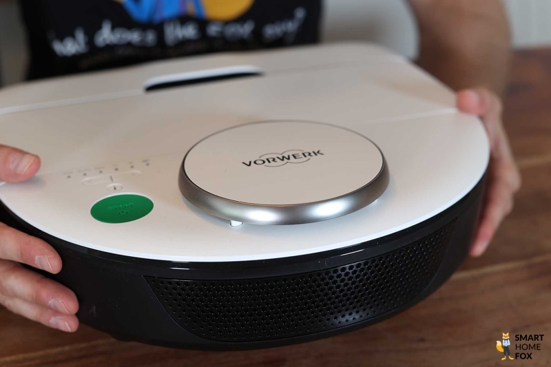 Der Laserturm des Vorwerk Kobold VR7 ist zu sehen.